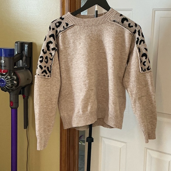 Source Unknown Sweaters - Source Unknown Beige Sweater with Animal Print Accents
